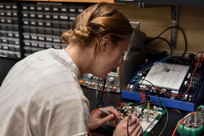 美国EE和ECE专业差别大吗 美国EE和ECE专业差别大吗