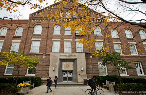 美国新闻系好的大学